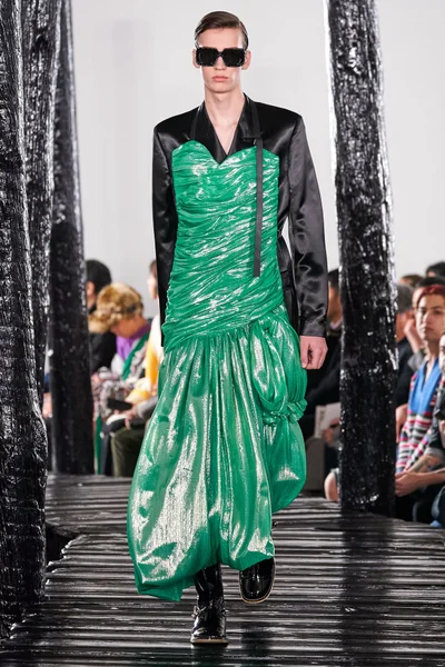Look 10